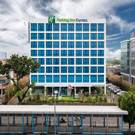 Holiday Inn Express Jakarta Matraman By Ihg Esterno foto