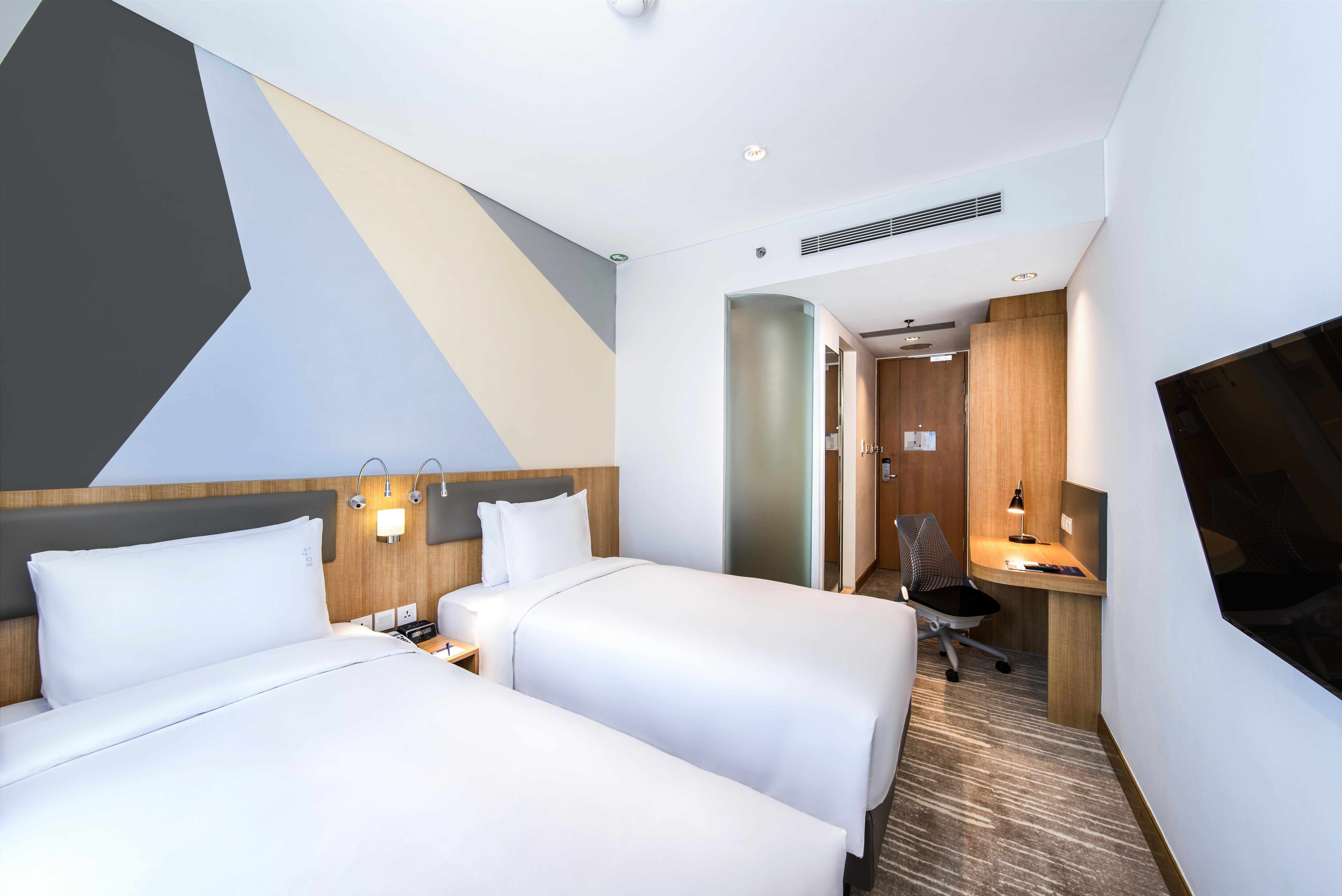 Holiday Inn Express Jakarta Matraman By Ihg Esterno foto