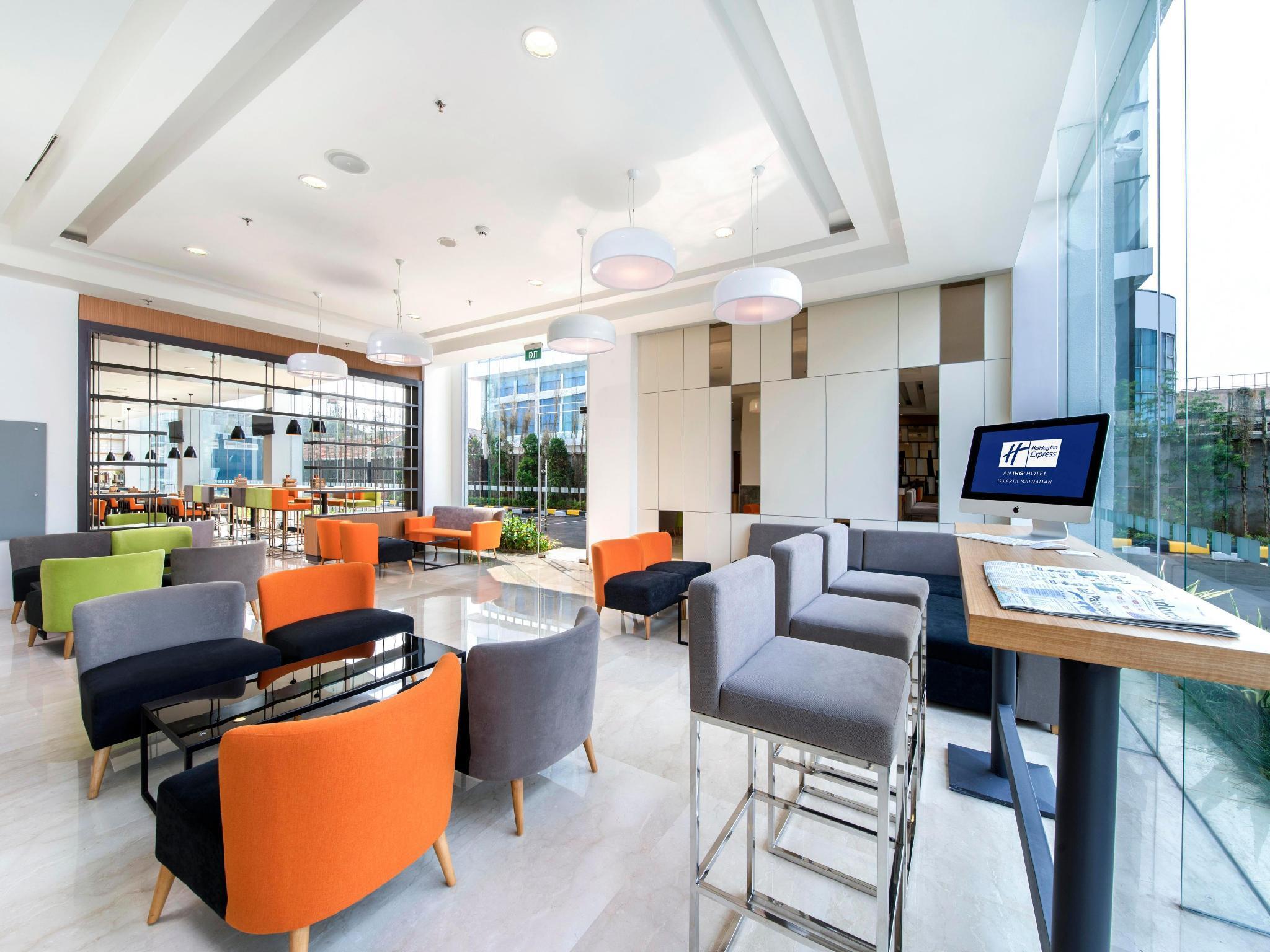 Holiday Inn Express Jakarta Matraman By Ihg Esterno foto