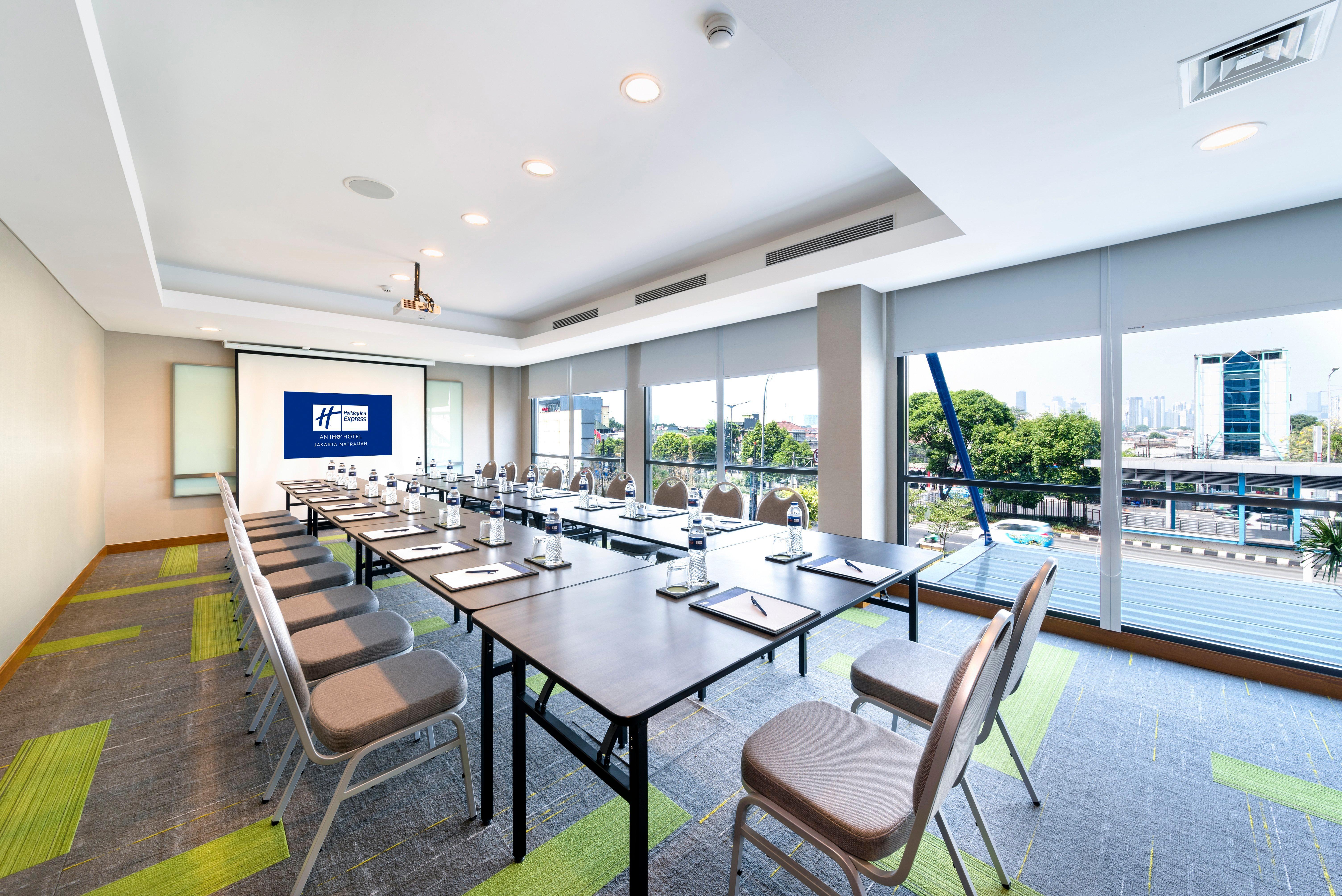 Holiday Inn Express Jakarta Matraman By Ihg Esterno foto
