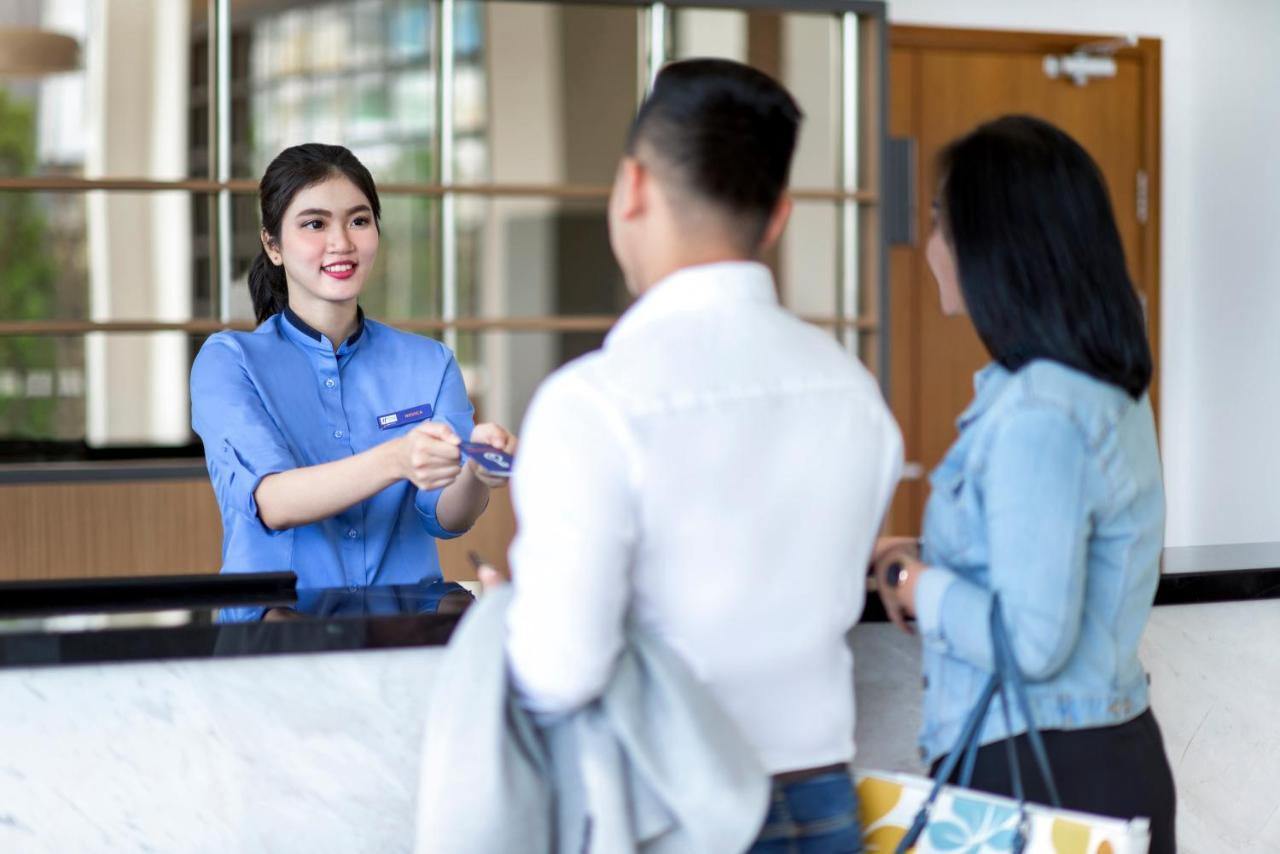 Holiday Inn Express Jakarta Matraman By Ihg Esterno foto