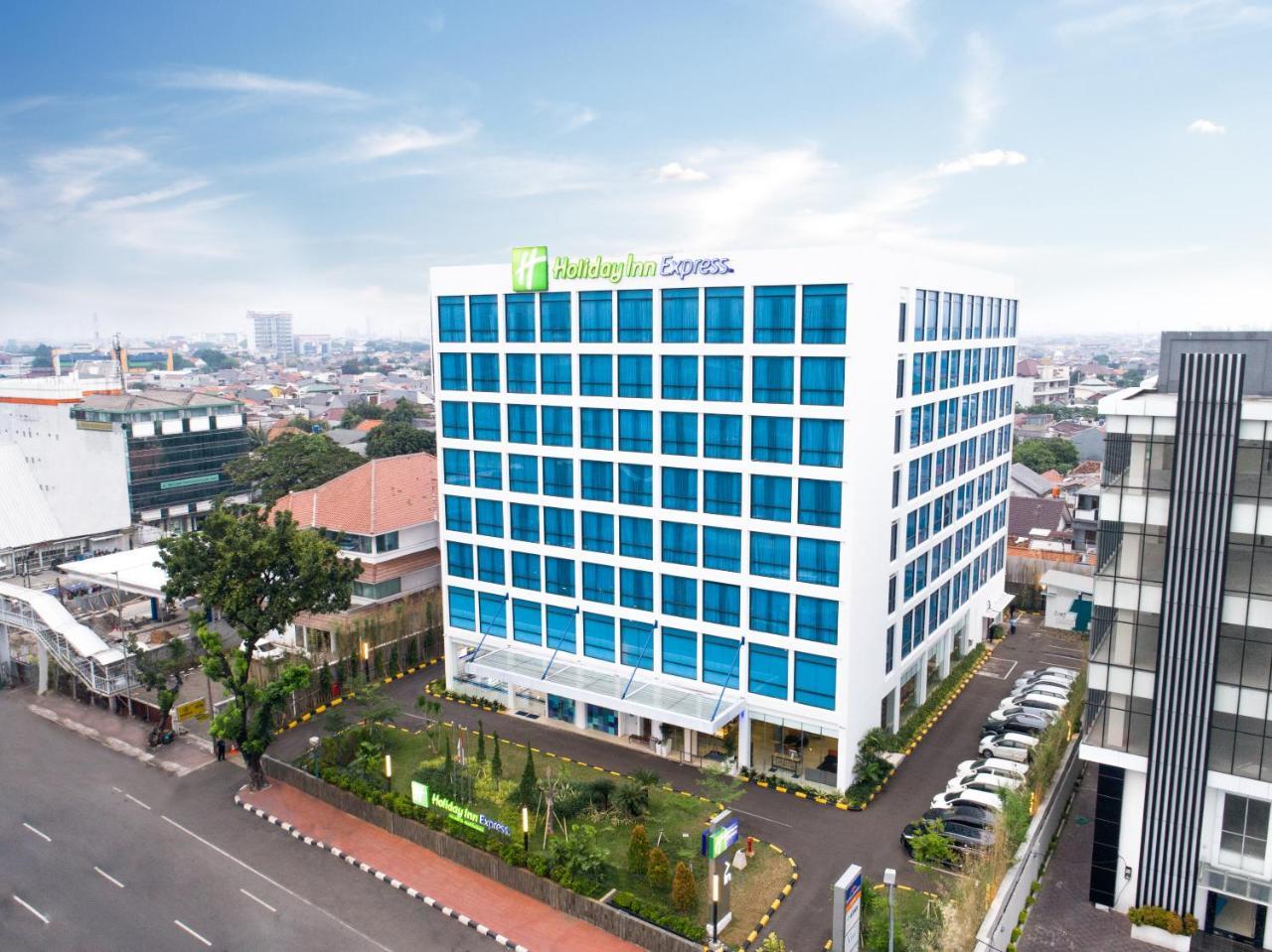 Holiday Inn Express Jakarta Matraman By Ihg Esterno foto