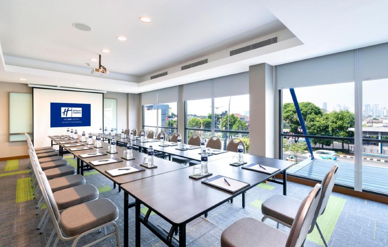 Holiday Inn Express Jakarta Matraman By Ihg Esterno foto